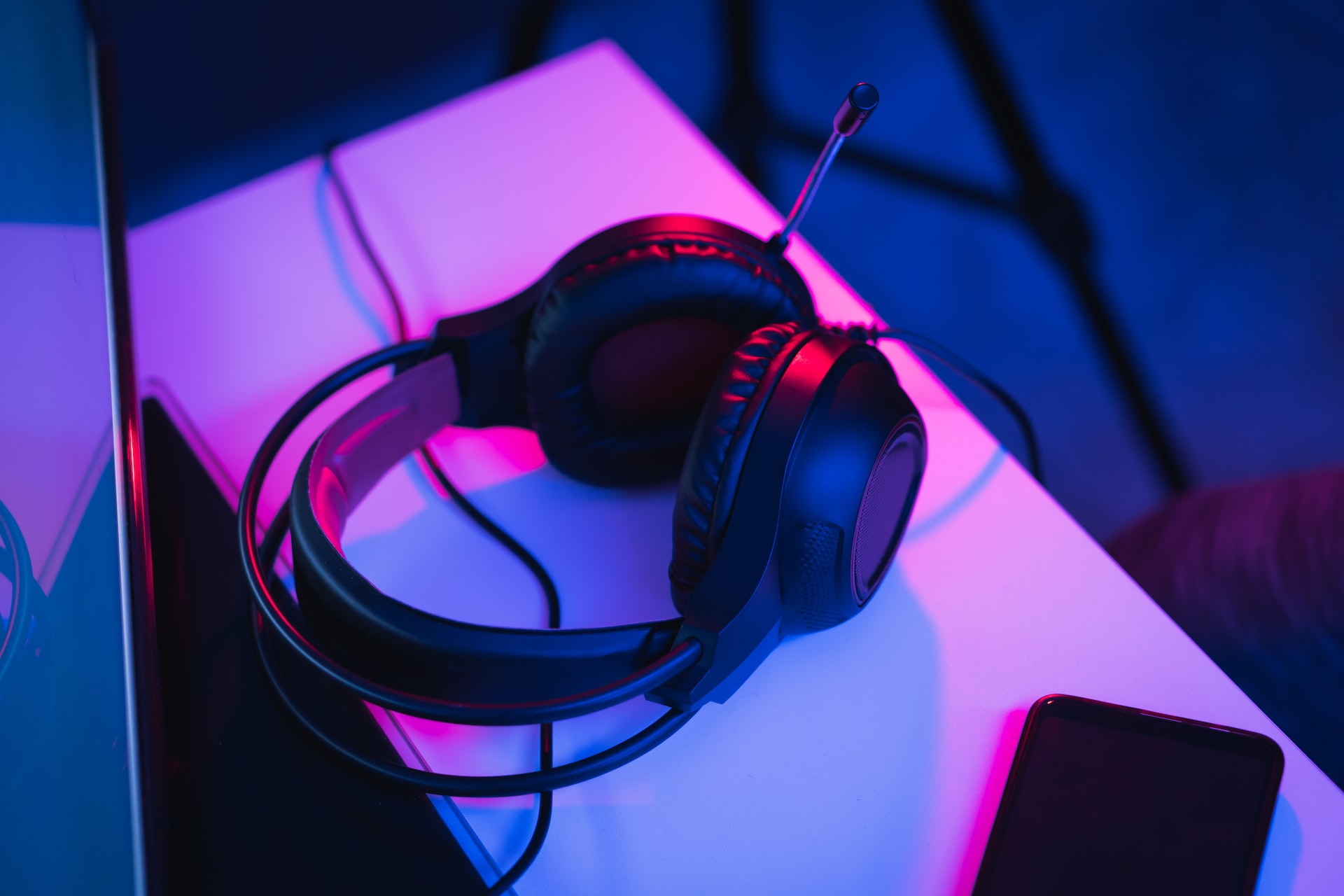 Read more about the article 6 Features To Look For in Gaming Headsets