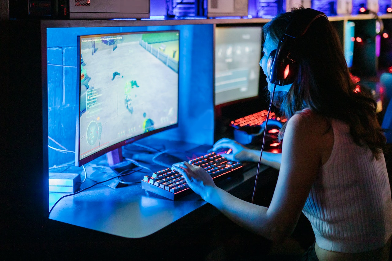 Read more about the article Pros and Cons Of Playing Video Games